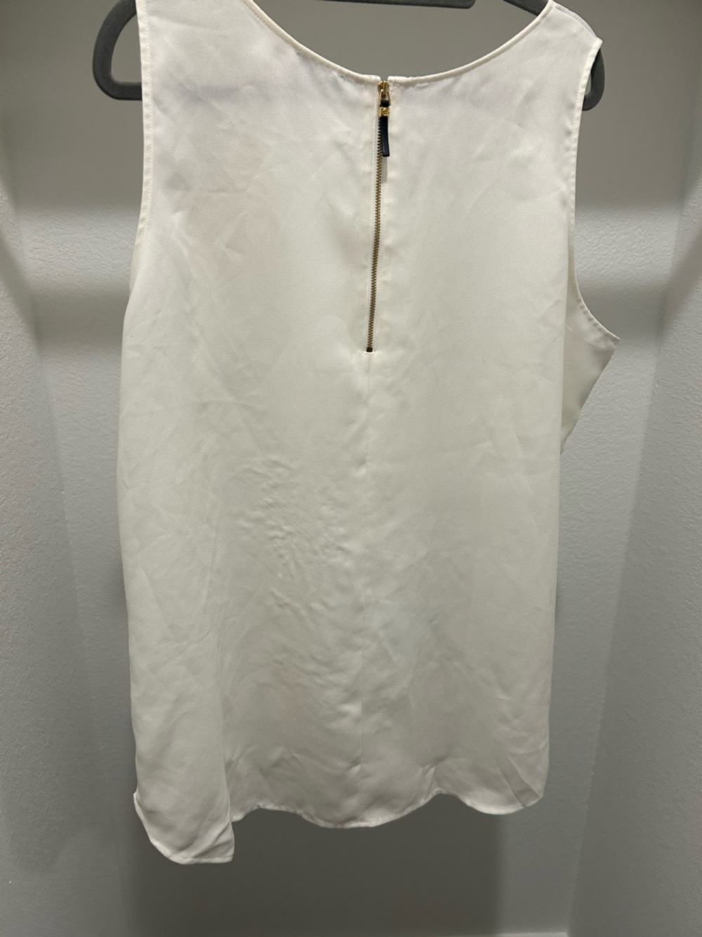 Ann Taylor
Sleeveless Blouse / White Work Top Shell
Size: XL - Picture 3 of 5